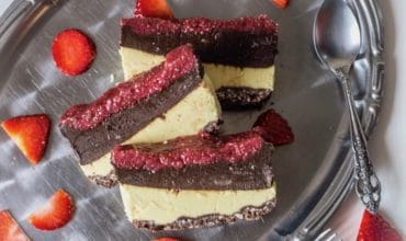 Chocolate & Strawberry Layered No Bake Cake (Paleo & Vegan)
